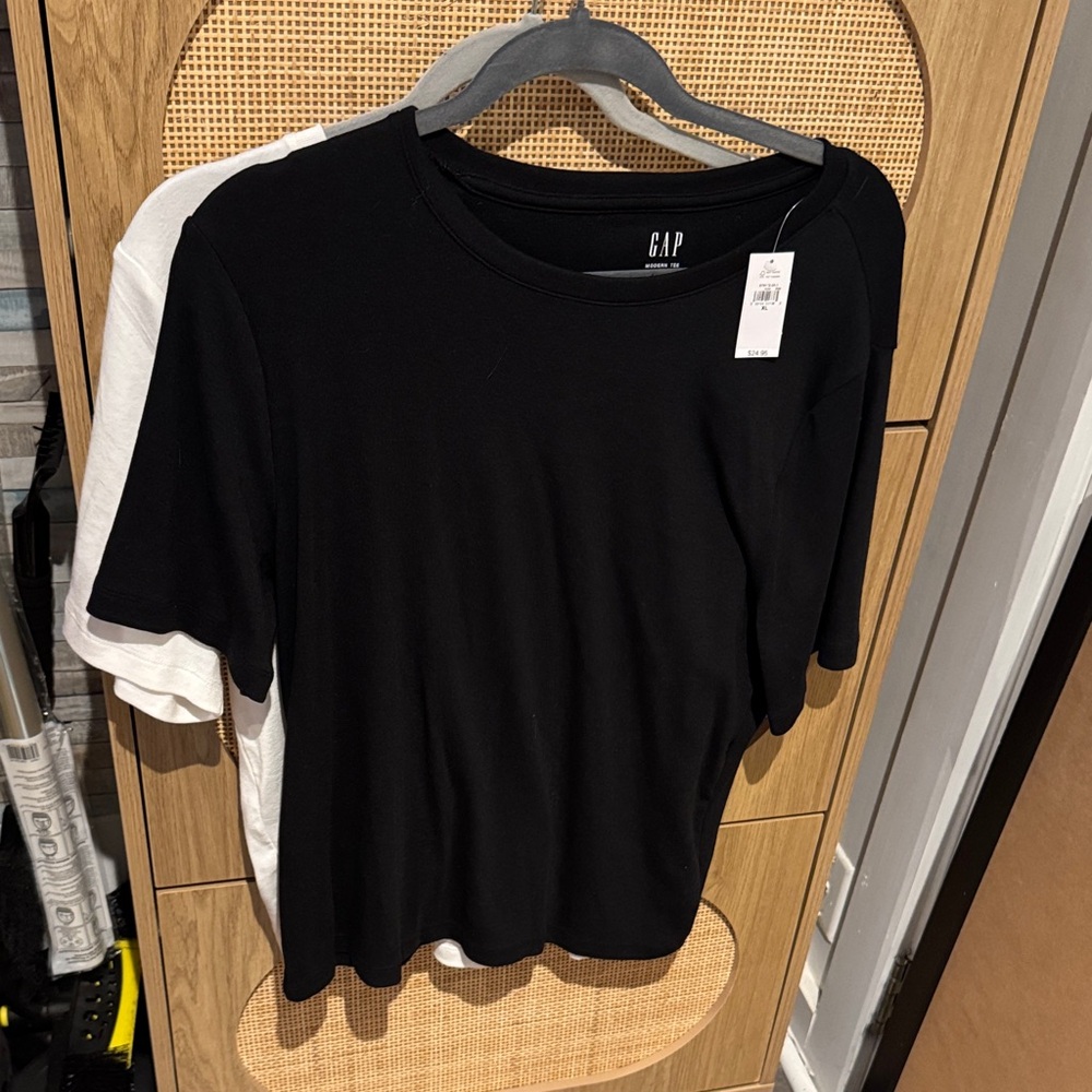 GAP Black and White T-Shirt Bundle